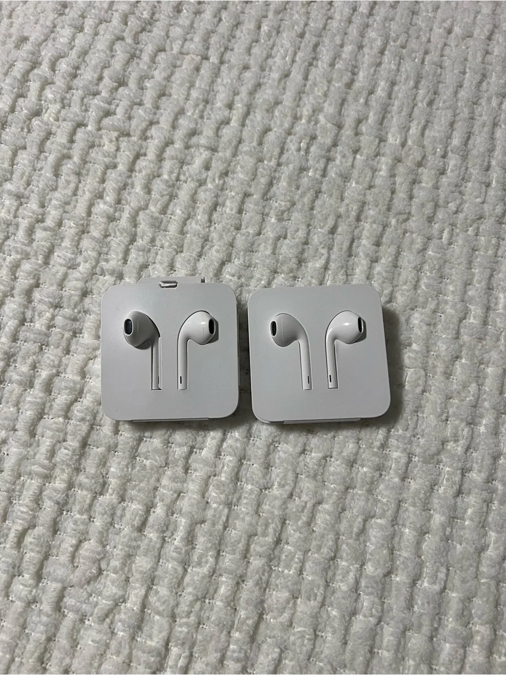 Apple White Wired Earbuds 2 sets